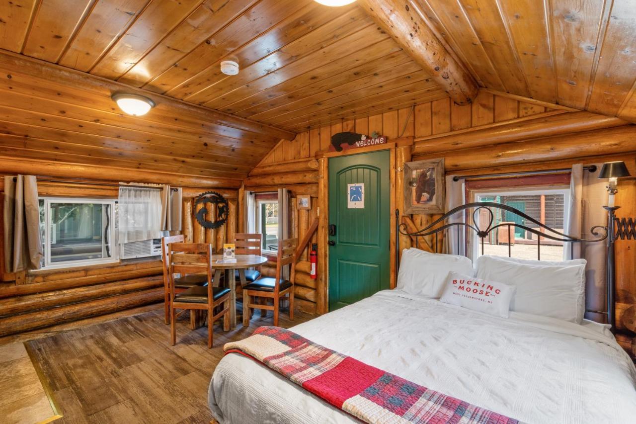 Hotel The Bucking Moose à West Yellowstone Extérieur photo