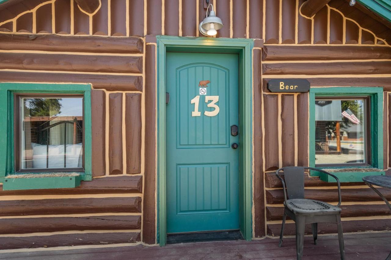 Hotel The Bucking Moose à West Yellowstone Extérieur photo