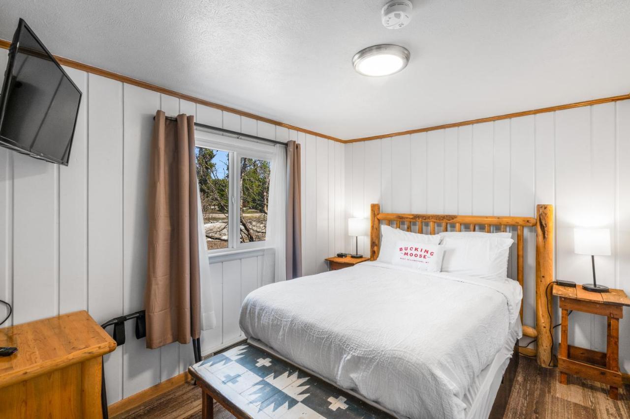 Hotel The Bucking Moose à West Yellowstone Extérieur photo