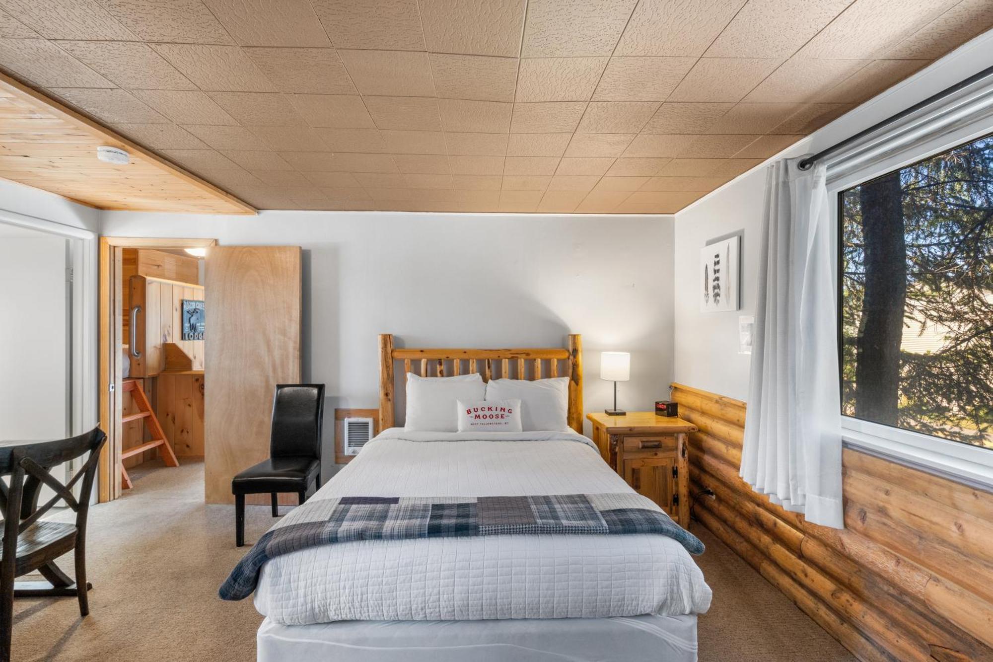 Hotel The Bucking Moose à West Yellowstone Extérieur photo