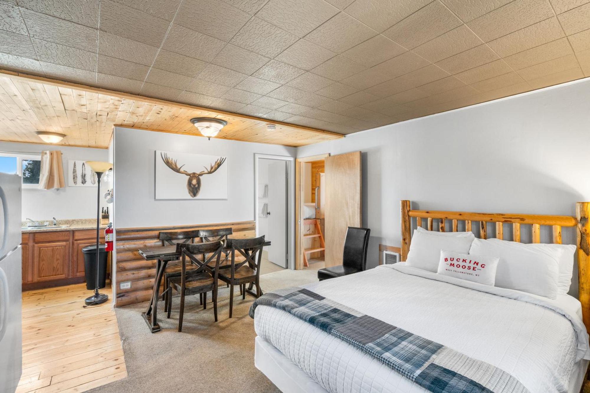 Hotel The Bucking Moose à West Yellowstone Extérieur photo
