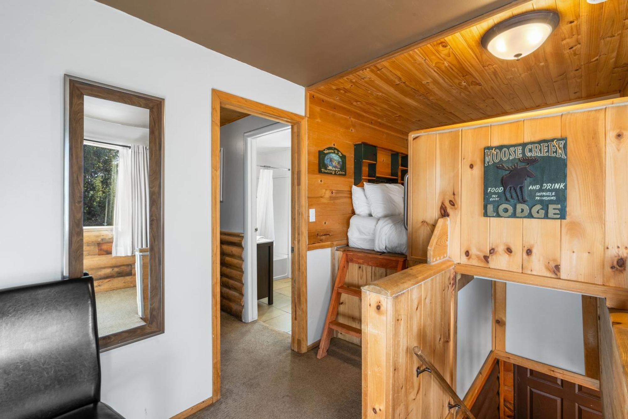 Hotel The Bucking Moose à West Yellowstone Extérieur photo