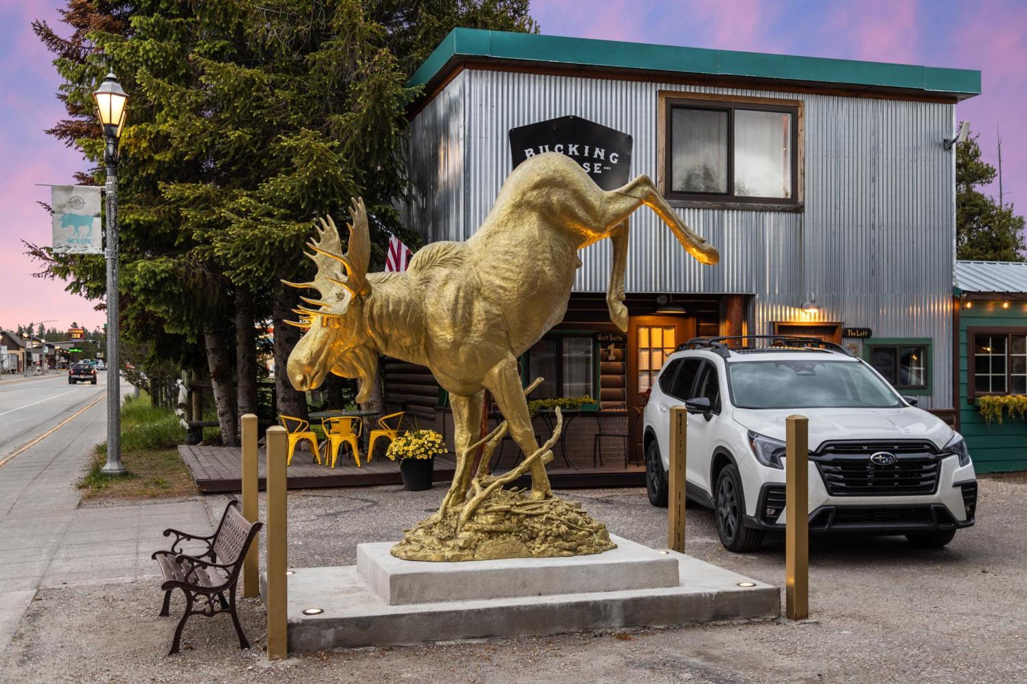 Hotel The Bucking Moose à West Yellowstone Extérieur photo