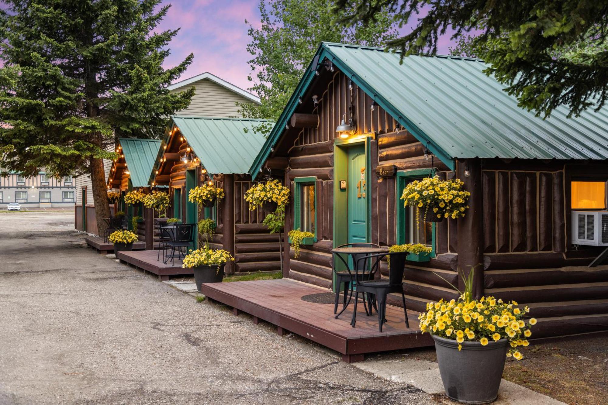 Hotel The Bucking Moose à West Yellowstone Extérieur photo
