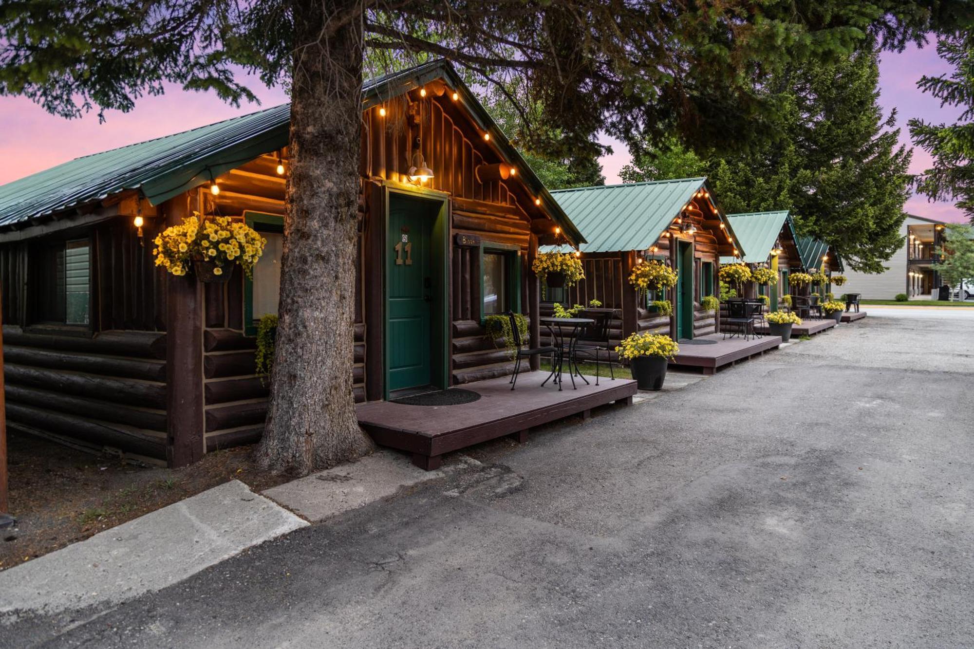 Hotel The Bucking Moose à West Yellowstone Extérieur photo