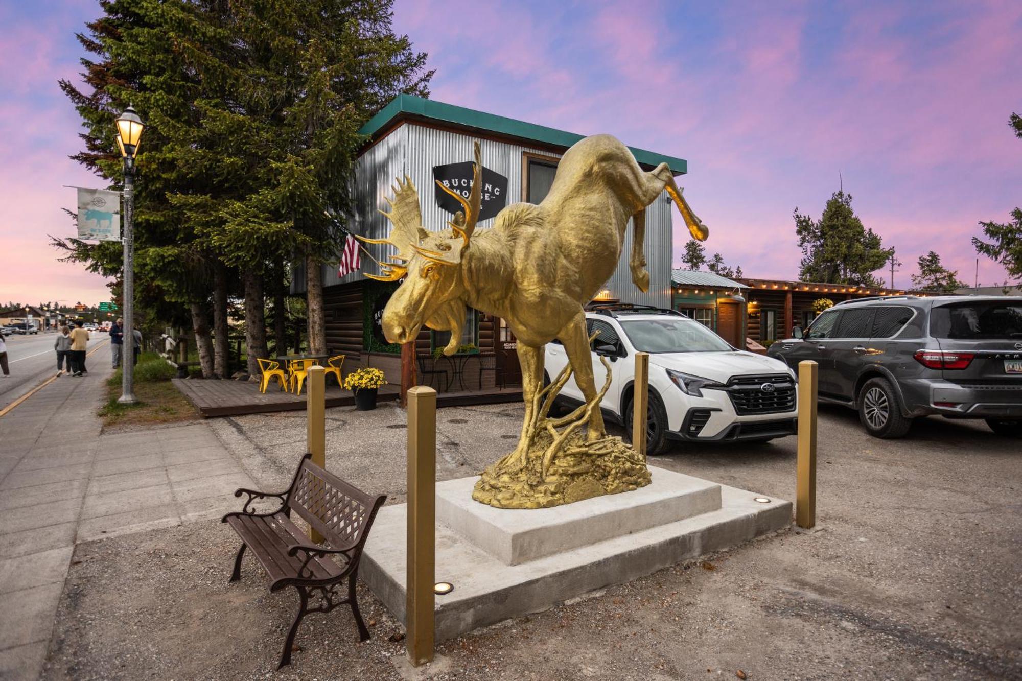 Hotel The Bucking Moose à West Yellowstone Extérieur photo