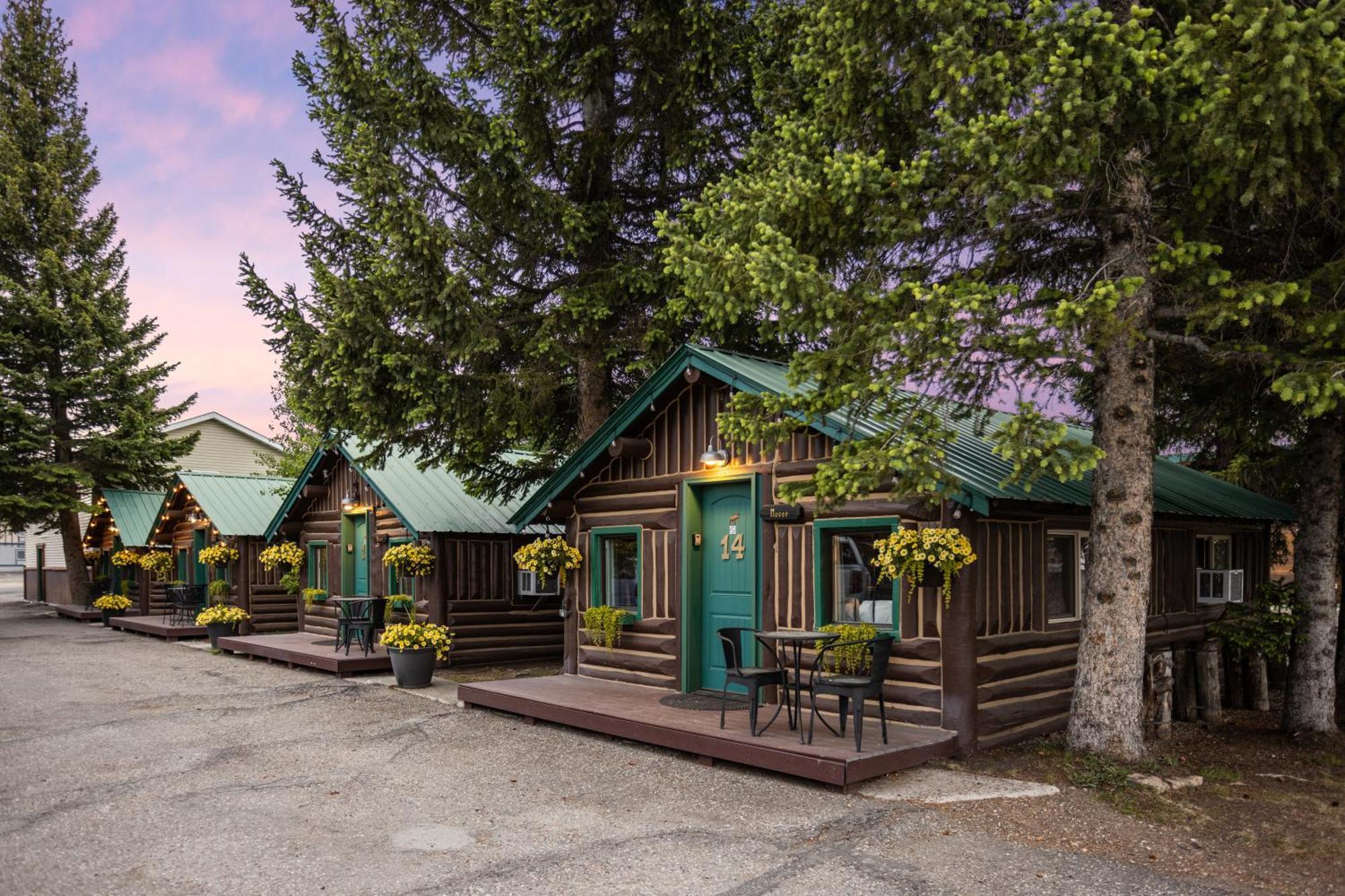 Hotel The Bucking Moose à West Yellowstone Extérieur photo