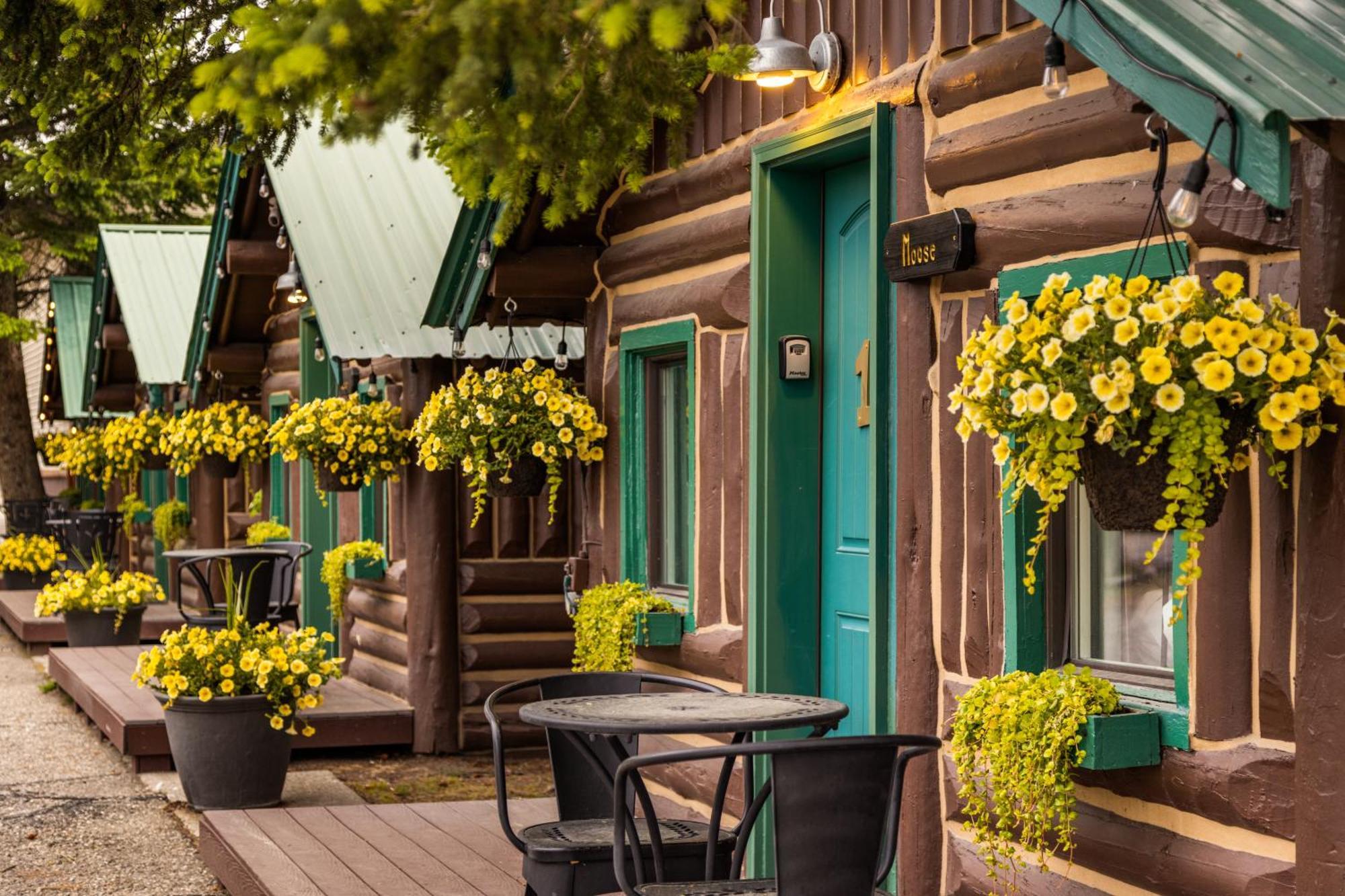 Hotel The Bucking Moose à West Yellowstone Extérieur photo